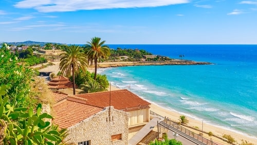 beach real estate in tarragona city spain