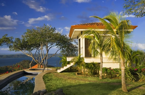 foreigners can buy property in costa rica