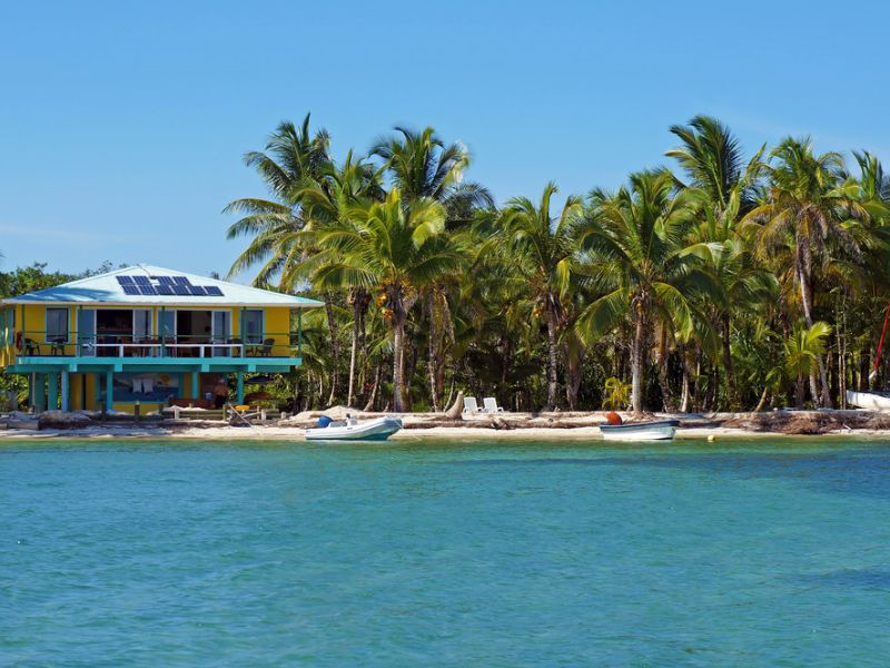 In Panama, the process of purchasing property is secure and welcoming to foreign retirees. 