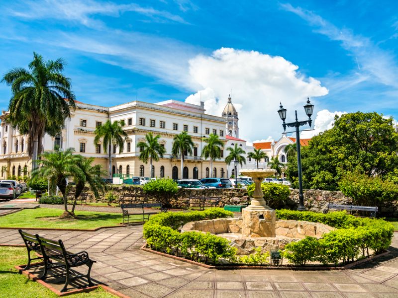 how to retire in panama as an expat