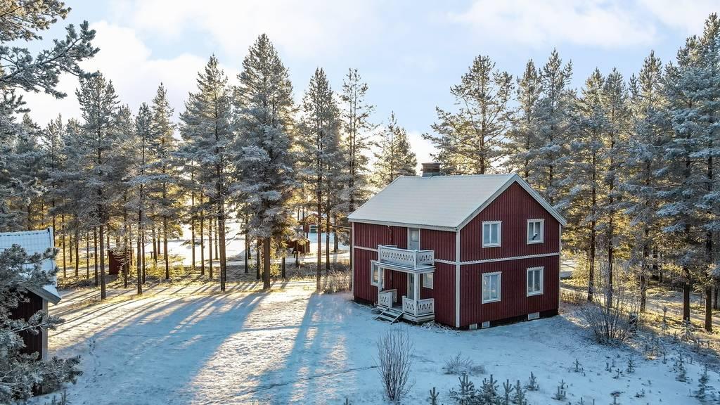 A Three-Bed Swedish Country Home for $25,000